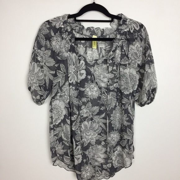 Francesca’s black white floral print spring top size M - Picture 1 of 7